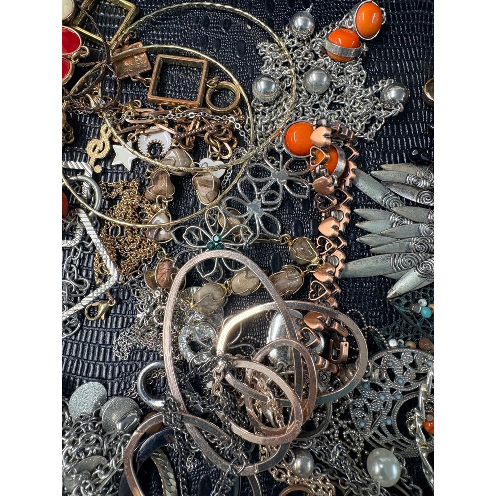 Mixed Fashion Jewelry Lot Wearable to Craft Pieces 3lb 4oz - Picture 12 of 13